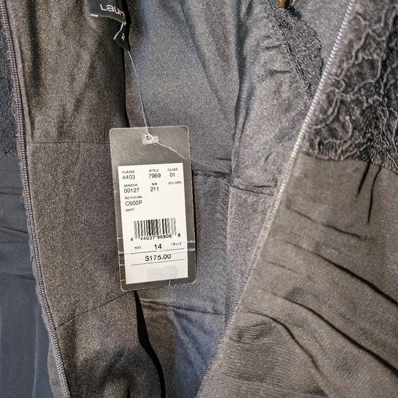 Stunning NWT beauty. - Picture 6 of 7